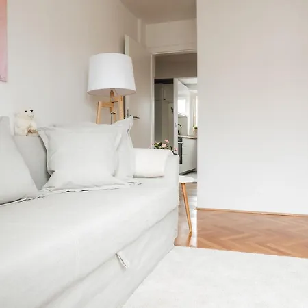 White - Free Parking * ليوبليانا