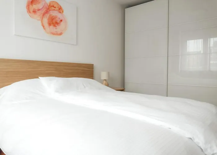 White - Free Parking 아파트 *