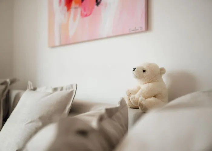 White - Free Parking 아파트 *